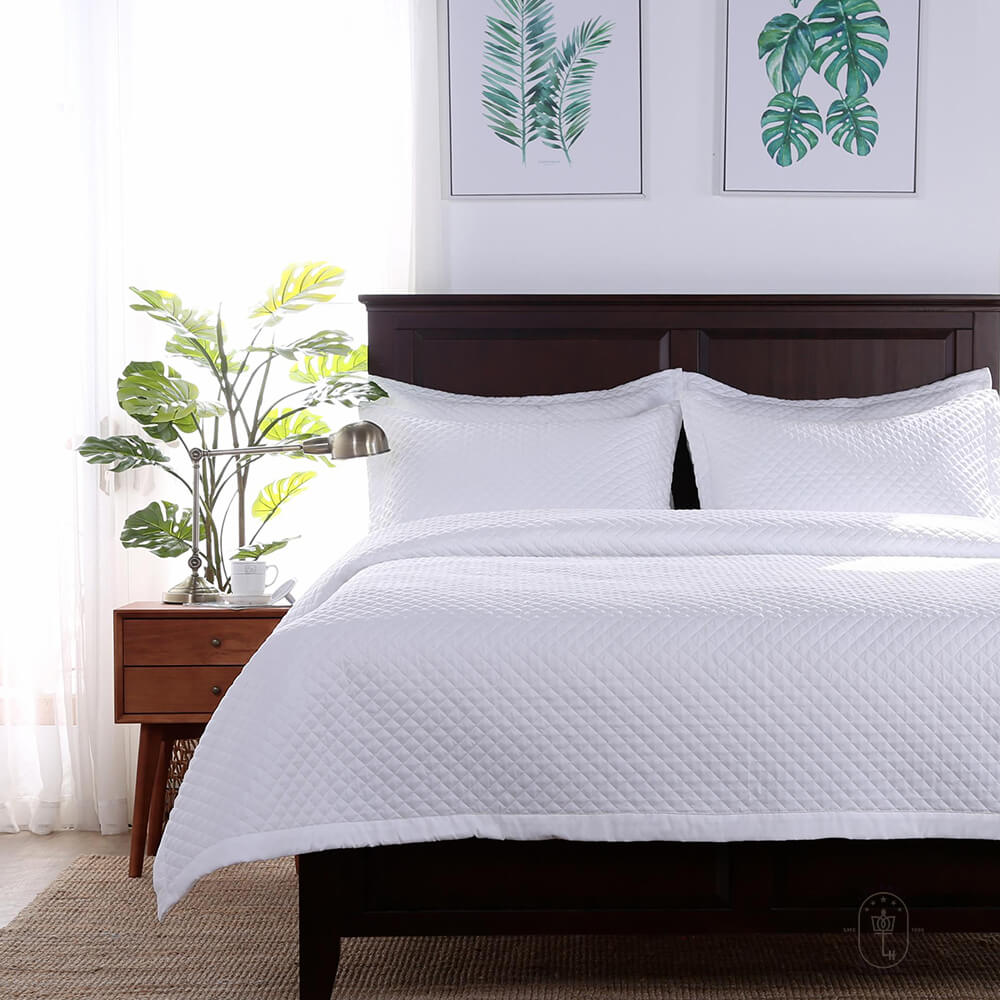 Radiance-Diamond-Coverlet-True-White-1615130156